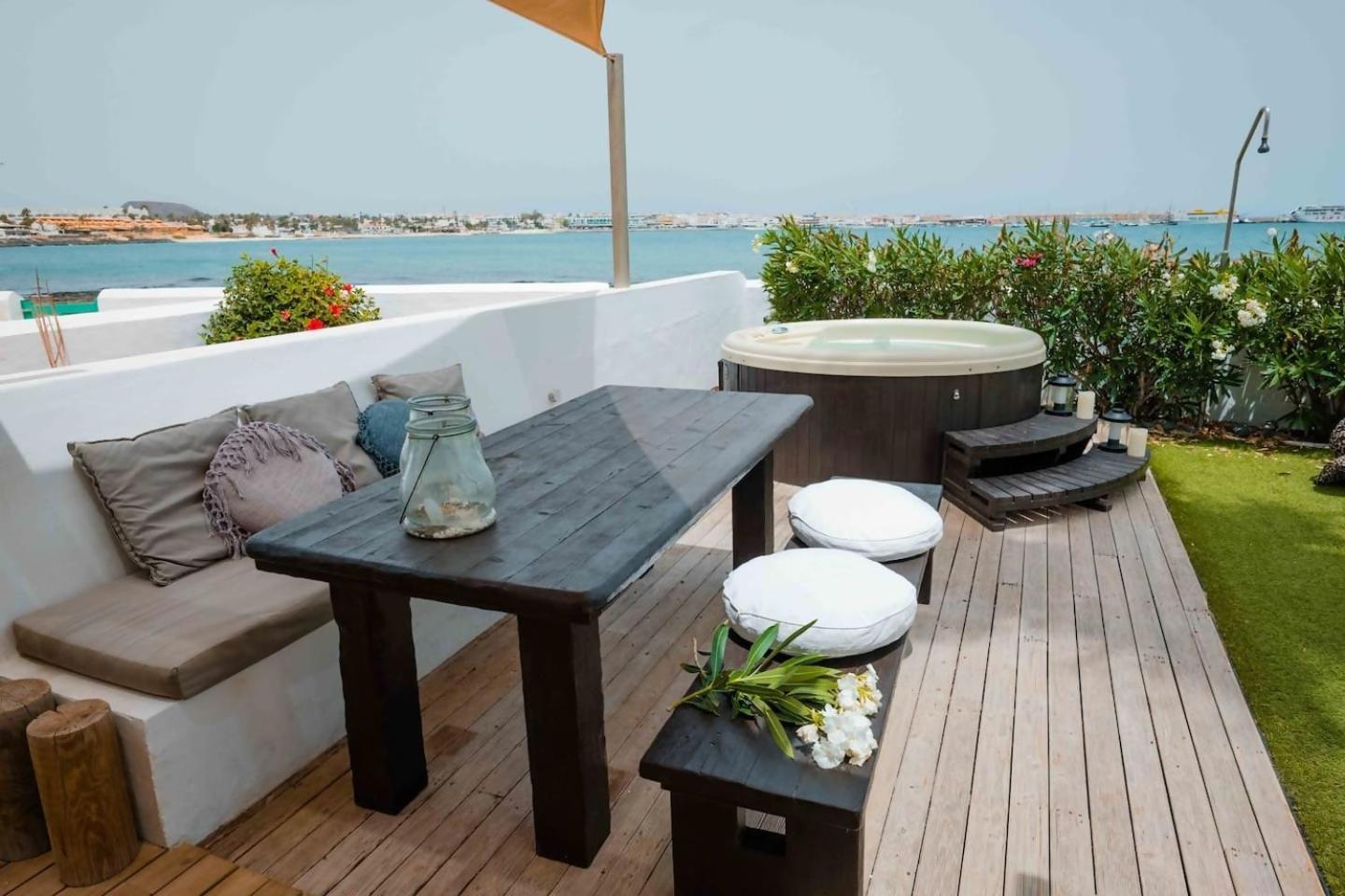 Villa Maluhia Frente Al Mar Y Jacuzzi คอร์ราเลโฮ ภายนอก รูปภาพ